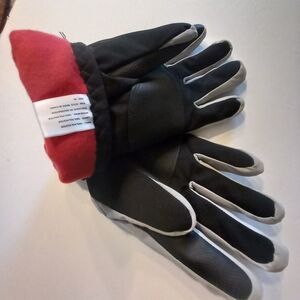 Brand New WEATHERPROOF brand XL black Poly Gloves